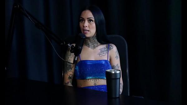 She does a test on the sofa, she doesn't like it when the client takes off the condom, in a very golden shower fetish and the owner of the production company tried [...] her - Evelyn Buarque (SHEER/RED)