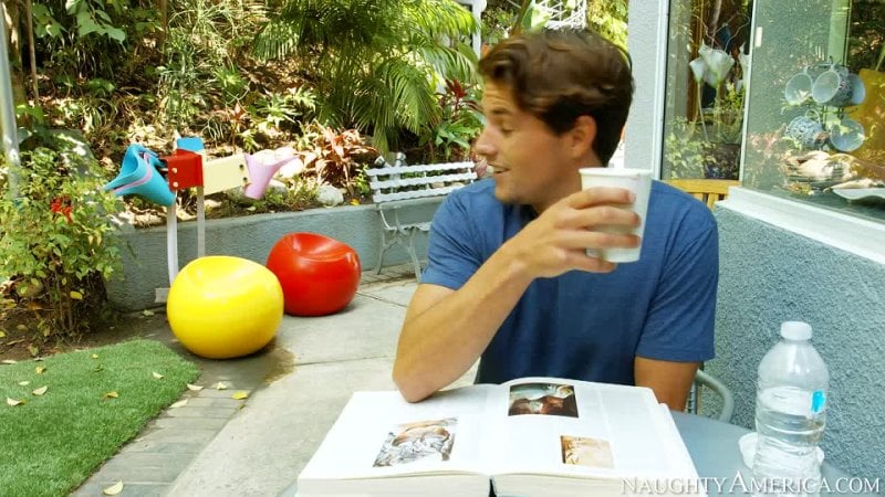 Ava addams fucking in the couch with her big tits
featuring ava addams, tyler nixon
site my friend's hot mom